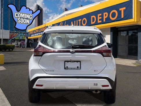 Used 2023 Nissan Kicks SV FWD image 4