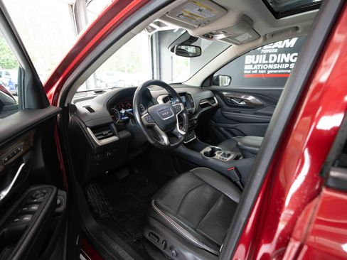 Used 2020 GMC Terrain Denali w/ Denali Premium Package AWD/4WD image 8