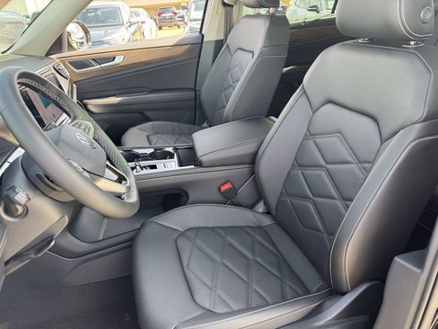 New 2026 Volkswagen Atlas SE image 25