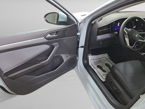 New 2026 Volkswagen Jetta SE FWD image 6