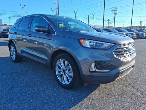 Used 2024 Ford Edge Titanium image 3