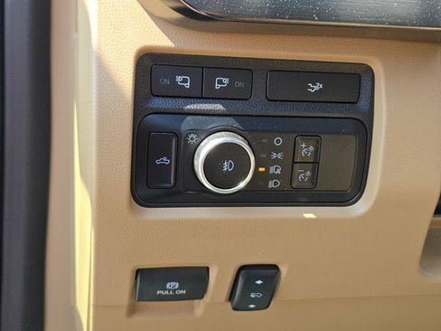 Used 2024 Ford F250 Lariat w/ Lariat Ultimate Package AWD/4WD image 25