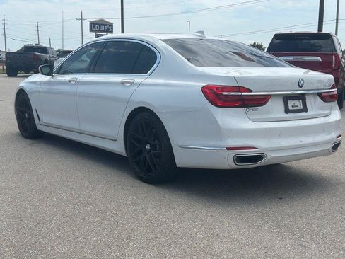Used 2018 BMW 740i RWD image 3