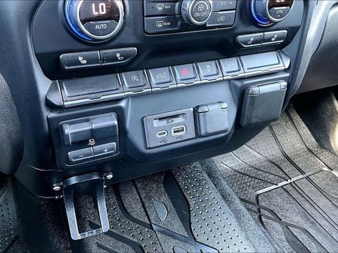 Used 2020 Chevrolet Silverado 1500 LT w/ All-Star Edition image 17