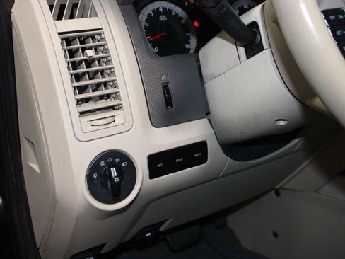 Used 2009 Ford Escape XLT FWD image 19