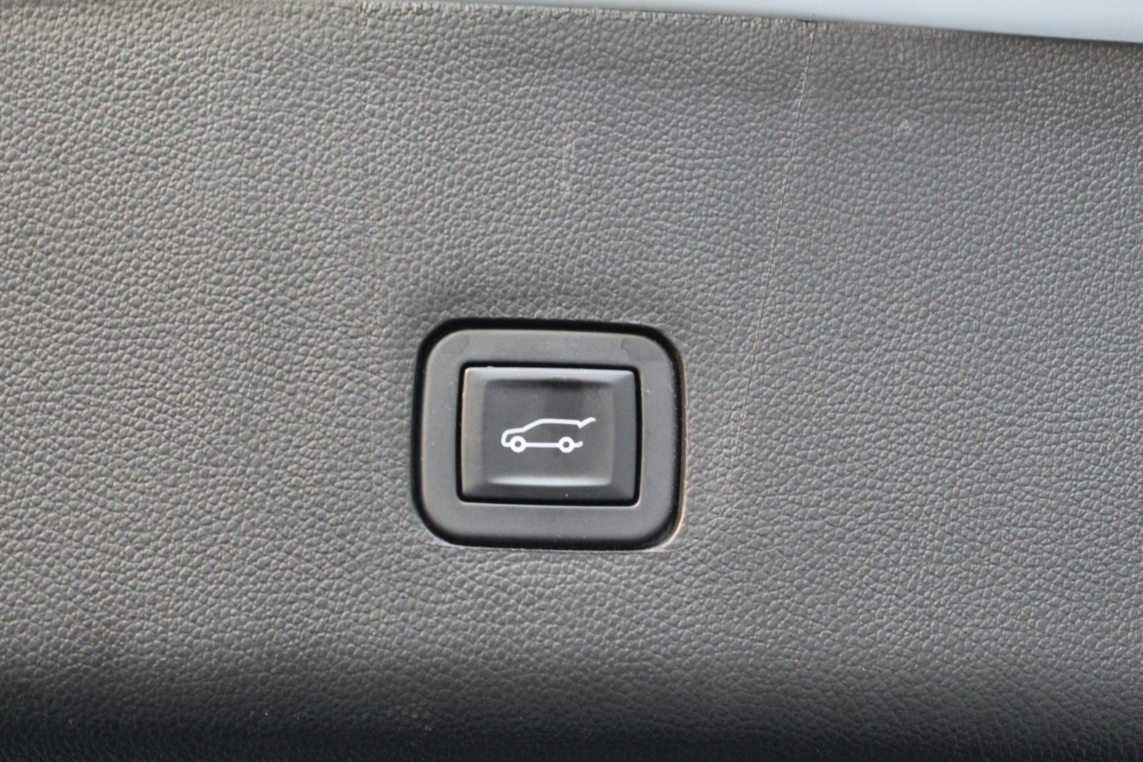 Used 2019 Chevrolet Traverse LT FWD image 34