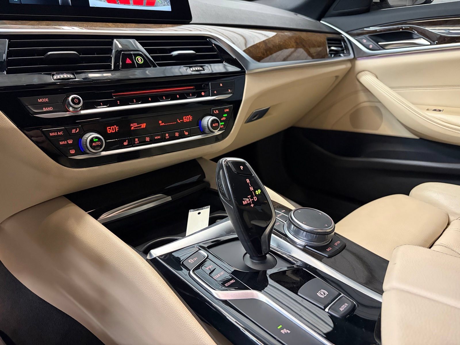 Used 2018 BMW 530i xDrive AWD/4WD image 18