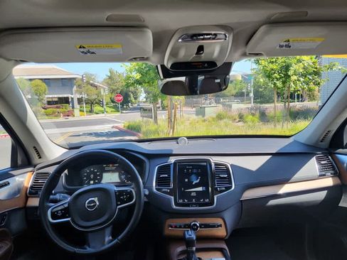 Used 2018 Volvo XC90 T6 Inscription w/ Convenience Package AWD/4WD image 7