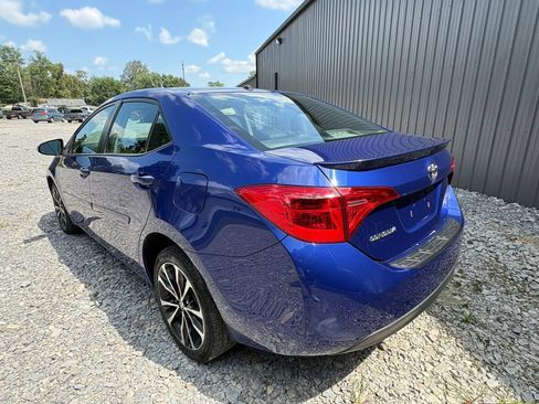 Used 2017 Toyota Corolla SE w/ SE Premium Package FWD image 7