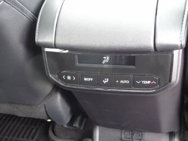 Certified 2026 Toyota Highlander XLE AWD/4WD image 14