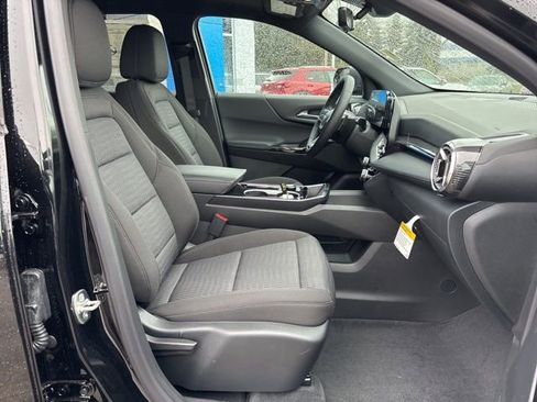 New 2026 Chevrolet Equinox LT w/ Safety and Technology Package AWD/4WD image 36