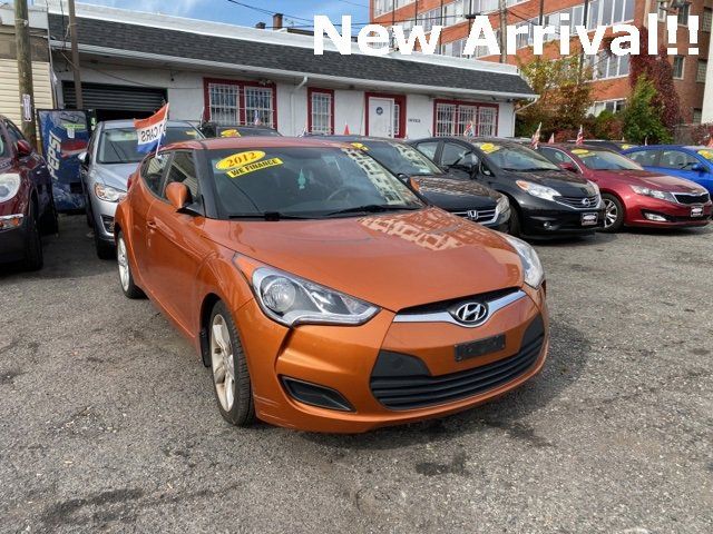 Used 2012 Hyundai Veloster FWD image 1