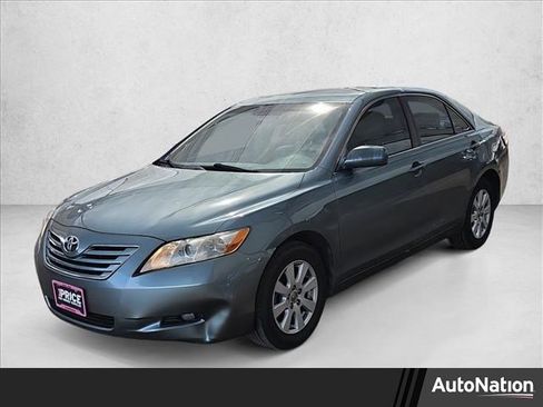 Used 2009 Toyota Camry XLE FWD image 1