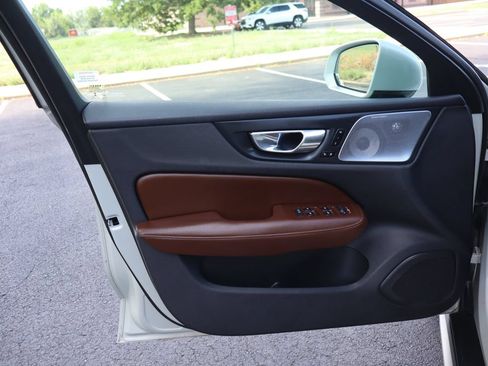 Used 2021 Volvo V60 T5 Cross Country AWD/4WD image 23