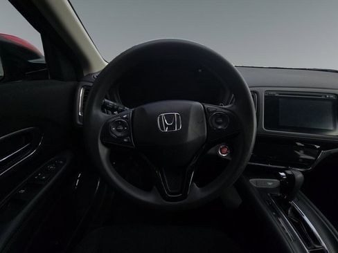 Used 2018 Honda HR-V EX image 16