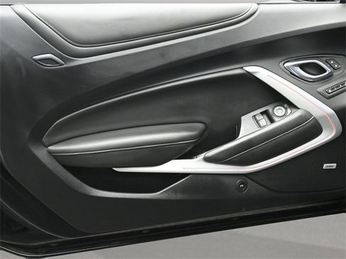Used 2019 Chevrolet Camaro SS image 9