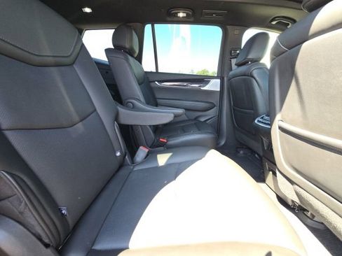 Used 2024 Cadillac XT6 Premium Luxury w/ LPO, Floor Liner Package AWD/4WD image 15