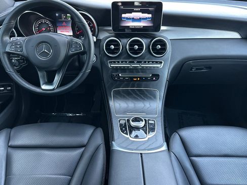 Used 2019 Mercedes-Benz GLC 350e 4MATIC image 17