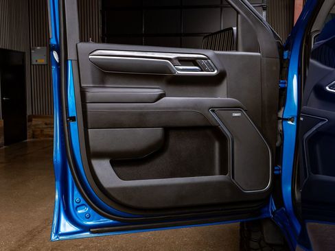 Used 2022 Chevrolet Silverado 1500 LTZ w/ Z71 Off-Road Package image 35