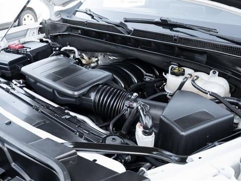 Used 2022 GMC Yukon XL SLE w/ Gmc Pro Safety Plus Package image 17