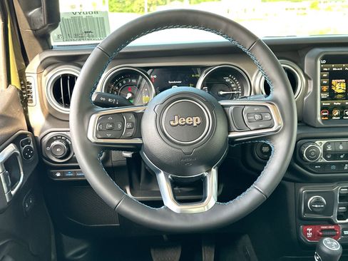 New 2023 Jeep Wrangler Unlimited Rubicon 4xe w/ Cold Weather Group image 14