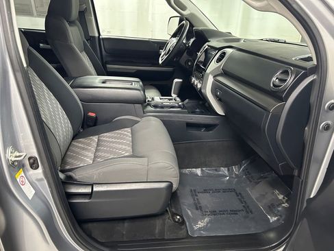 Used 2019 Toyota Tundra SR5 w/ Convenience Package AWD/4WD image 13