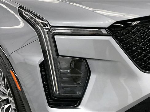 Used 2024 Cadillac XT4 Sport AWD/4WD image 35