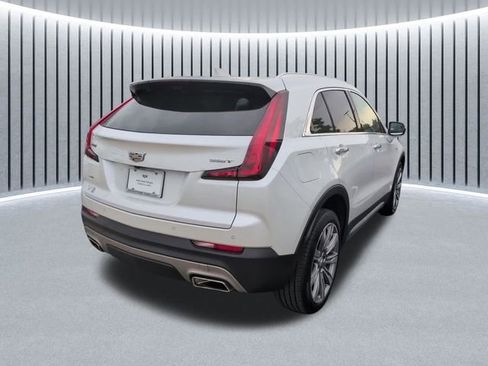 Used 2023 Cadillac XT4 Premium Luxury w/ Technology Package AWD/4WD image 5