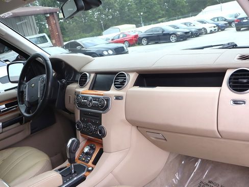 Used 2010 Land Rover LR4 HSE AWD/4WD image 24