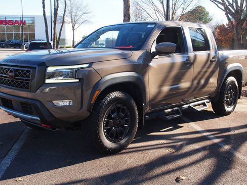 Used 2022 Nissan Frontier PRO-4X w/ Pro-4X Premium Package image 3