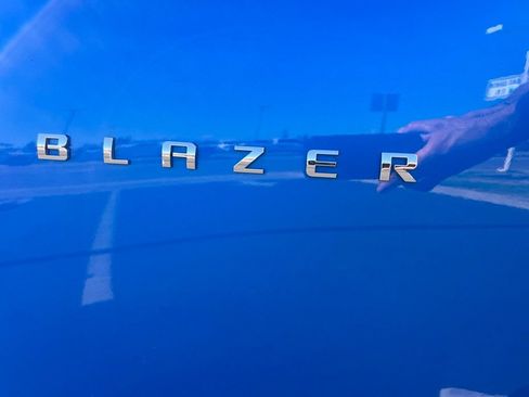 Used 2025 Chevrolet Blazer LT FWD image 25