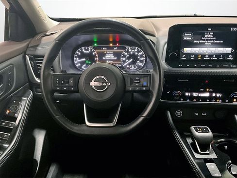 Used 2023 Nissan Rogue SL w/ SL Premium Package image 8