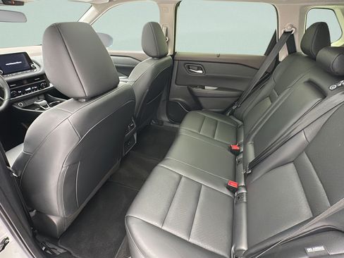 Used 2023 Nissan Rogue SV w/ SV Premium B Package AWD/4WD image 9