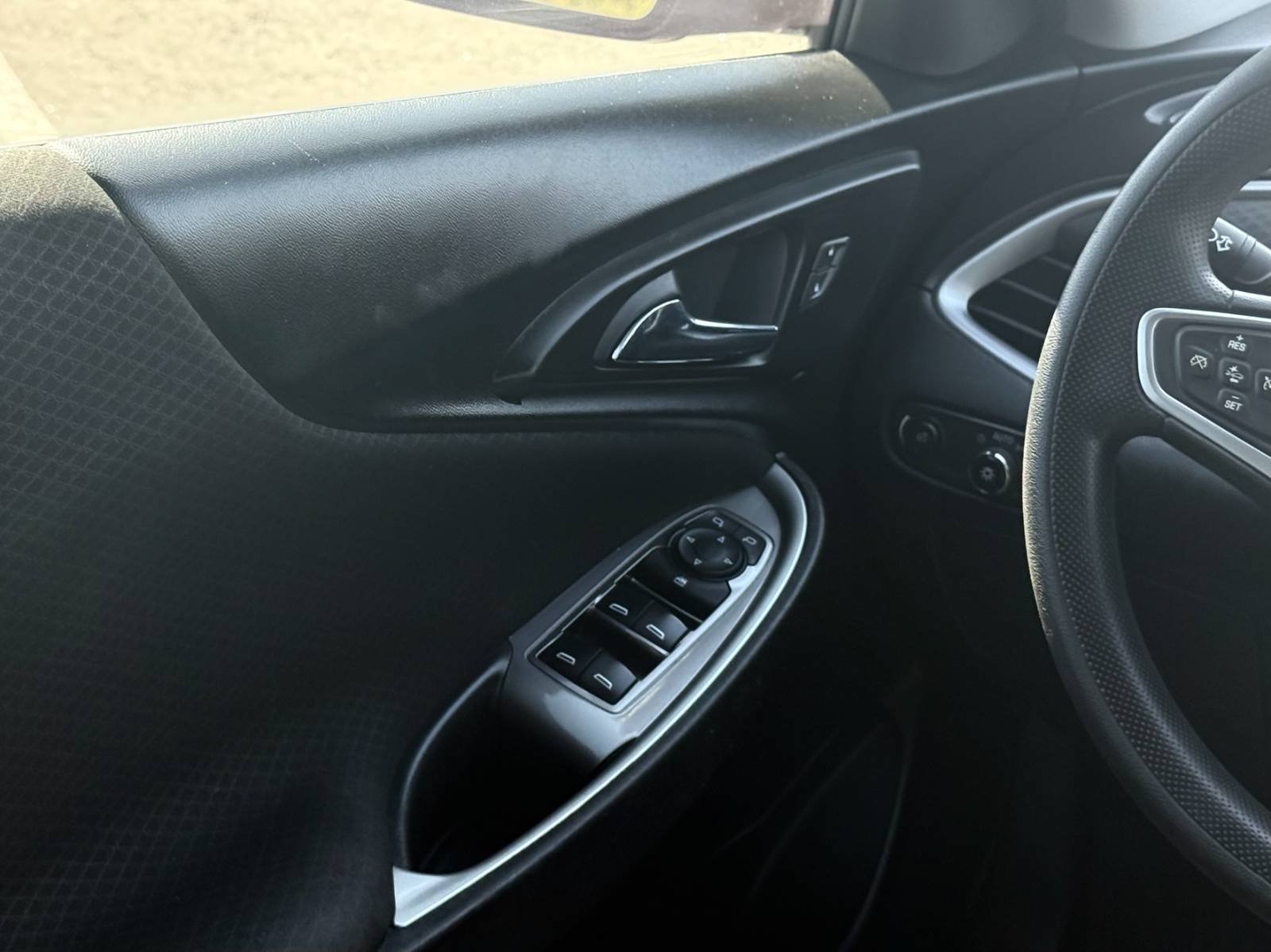 Used 2023 Chevrolet Malibu LS FWD image 30