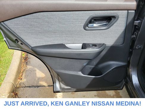 Certified 2023 Nissan Rogue SV AWD/4WD image 16
