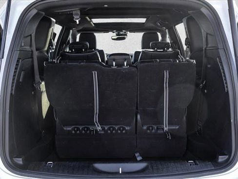 Used 2025 Chrysler Pacifica Limited image 22