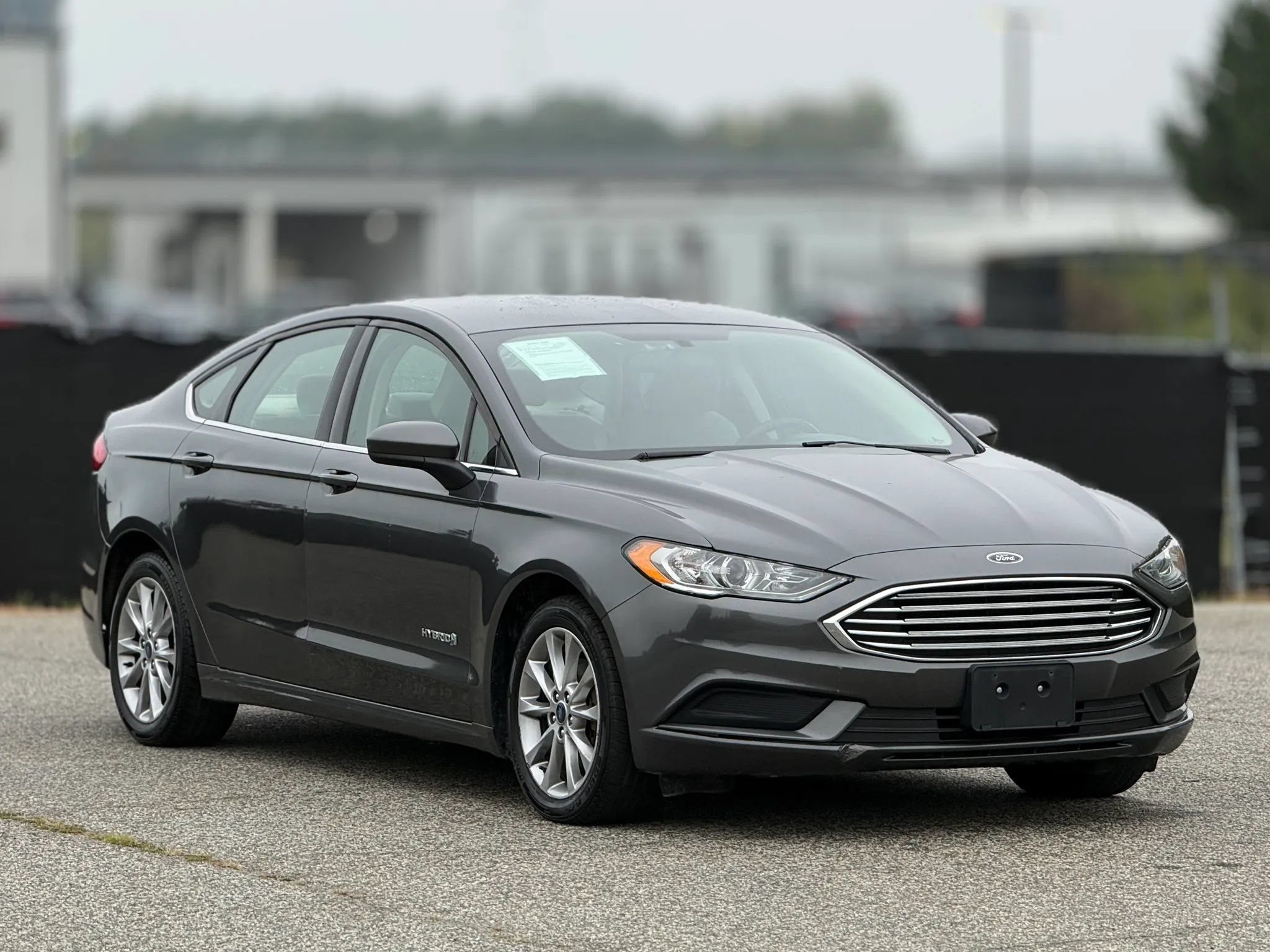Used 2017 Ford Fusion SE FWD image 1