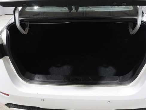 Used 2024 Nissan Sentra S image 4