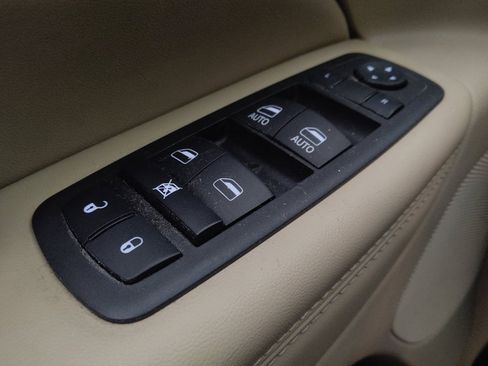 Used 2021 Jeep Grand Cherokee Limited image 27