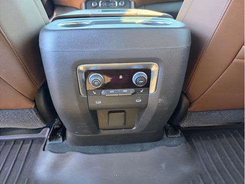 Used 2021 Chevrolet Suburban High Country AWD/4WD image 12
