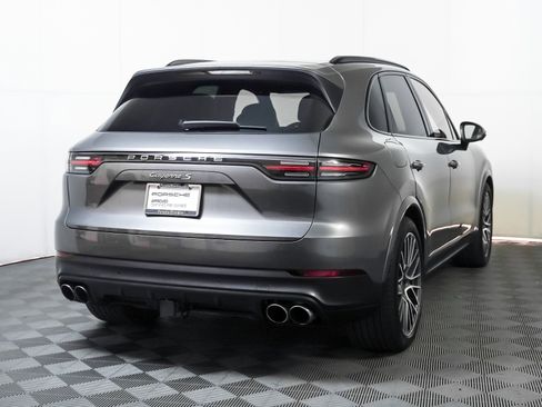 Used 2023 Porsche Cayenne S w/ Premium Package image 10