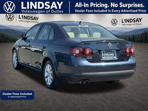 Used 2010 Volkswagen Jetta SE FWD image 5