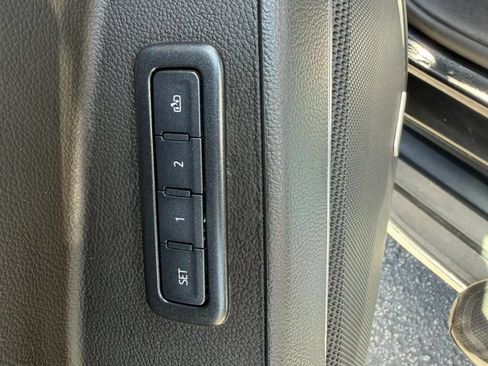 Used 2020 GMC Yukon SLT w/ Premium Edition AWD/4WD image 21