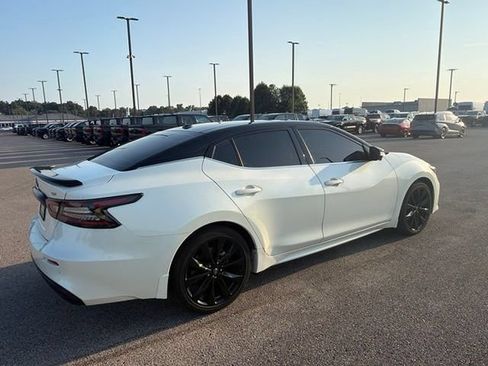 Used 2023 Nissan Maxima SR w/ Sport Mat Group FWD image 14