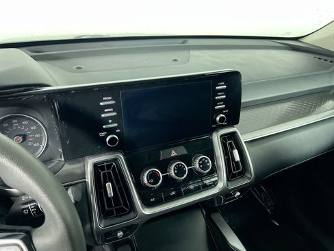 Certified 2023 Kia Sorento LX AWD/4WD image 20