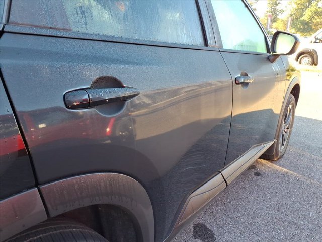 Used 2025 Nissan Rogue SV FWD image 9