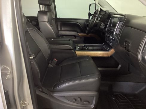 Used 2015 Chevrolet Silverado 2500 LTZ w/ Duramax Plus Package AWD/4WD image 11
