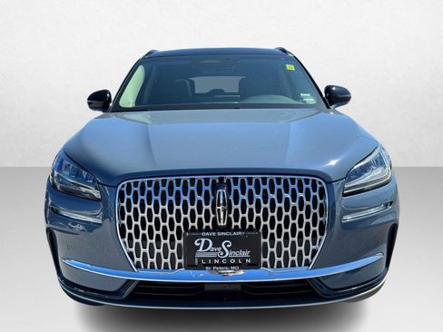 Used 2025 Lincoln Corsair AWD w/ Equipment Group 101A image 2