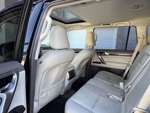 Used 2014 Lexus GX 460 w/ Premium Package AWD/4WD image 23
