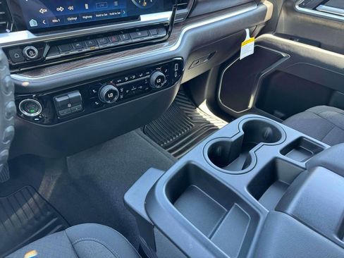 Used 2026 Chevrolet Silverado 1500 LT AWD/4WD image 31